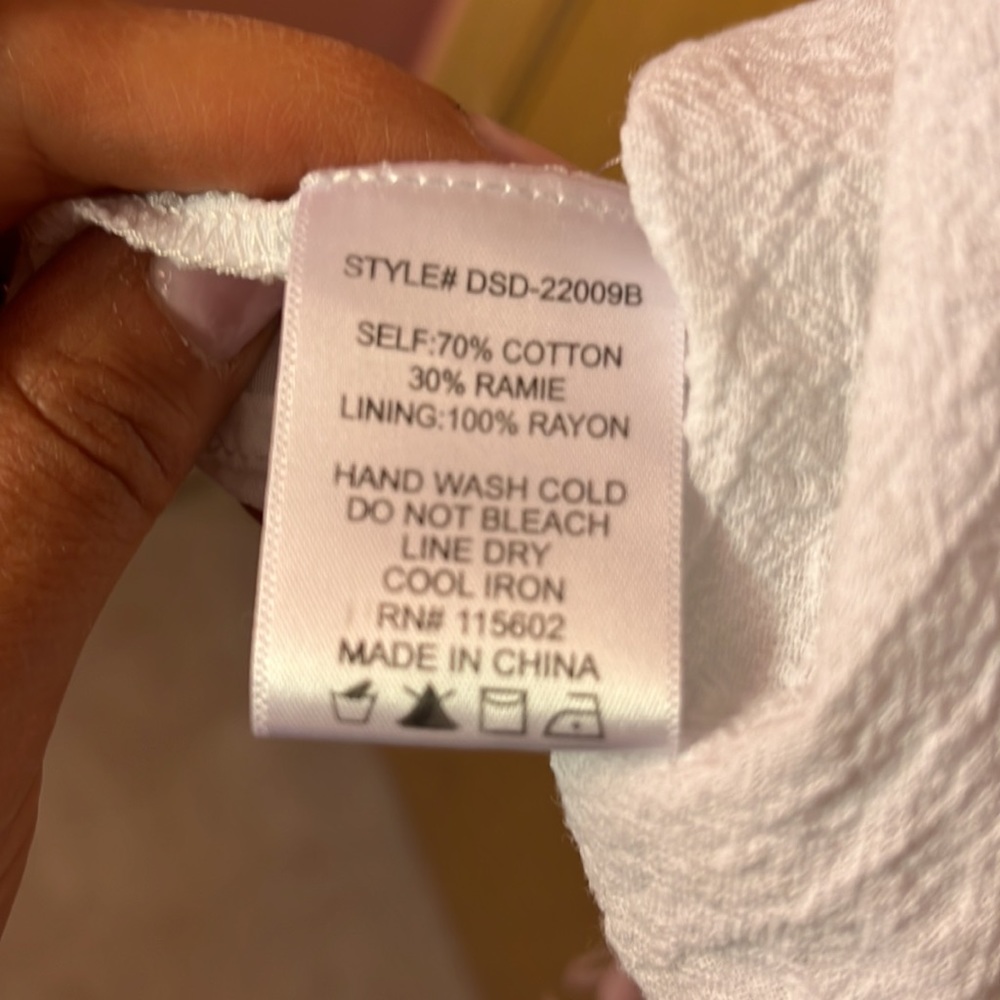 White off the shoulder Skylar + Madison dress sz S 👀 - Picture 4 of 4